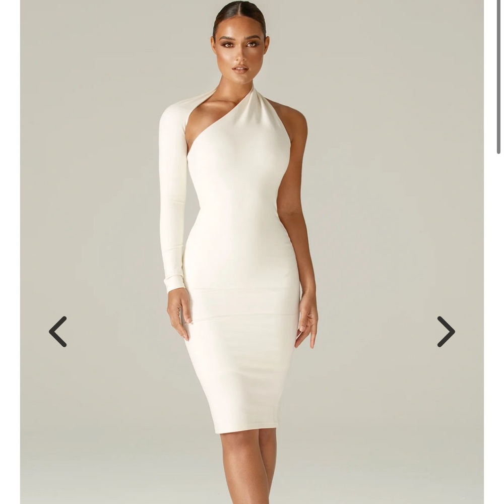 ALIEVA DASHA MODERN MIDI DRESS (OFF WHITE)